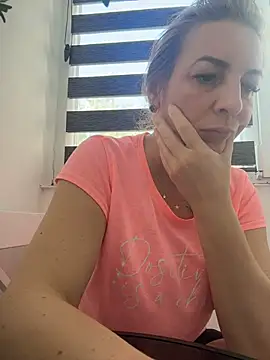 Hot-Milf4U's Webcam Show