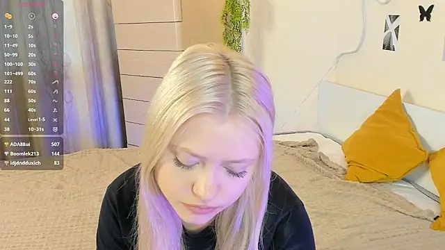 MidnightPoise's Live XXX Chat