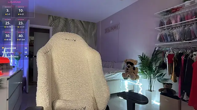 Break-me-Shake-me's Live XXX Chat