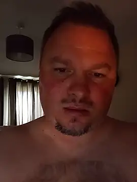 Show modela JayGirthy36 na web-kameri