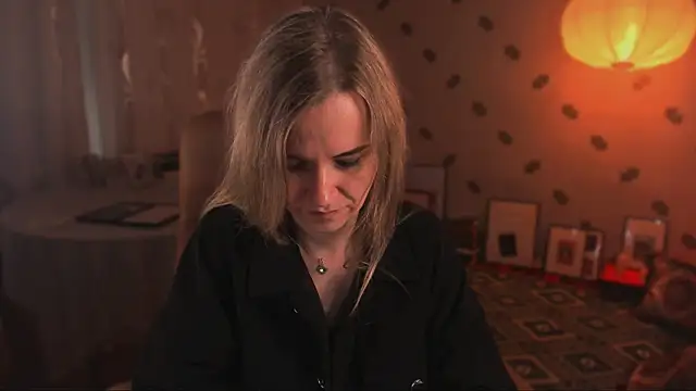 MiaSparkes' Live XXX Chat