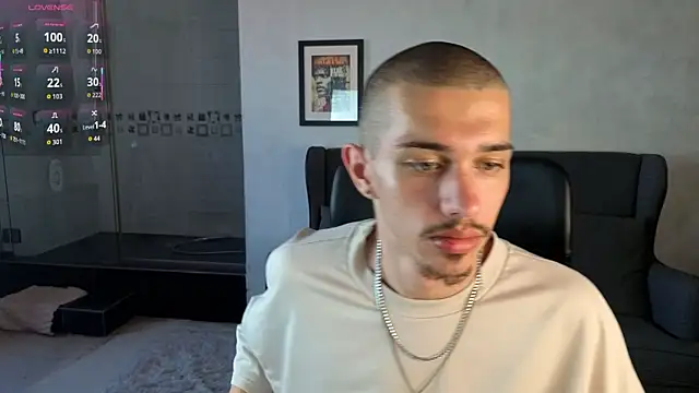 XXX chat uživo modela KaydenDrew