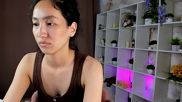 แชท XXX สดของ FlirtyAura