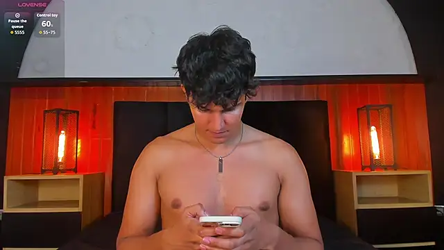 Leo_Savage_ Show Webcam