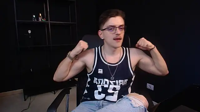 FelixStarkk Live XXX Chat