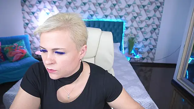 CrystalVibe's Live XXX Chat
