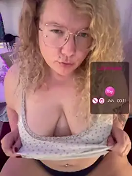 CurvyAnonymousGirl89 Adlı Modelin Canlı XXX Sohbeti