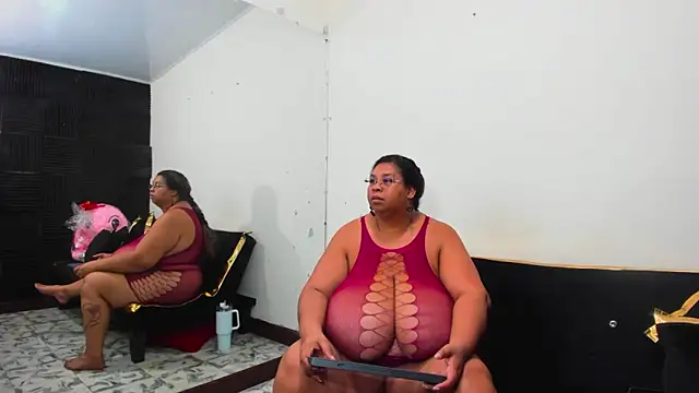 Lynn_Jones Live XXX-Chat