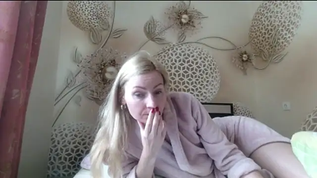 Yourrealgirl's Live XXX Chat