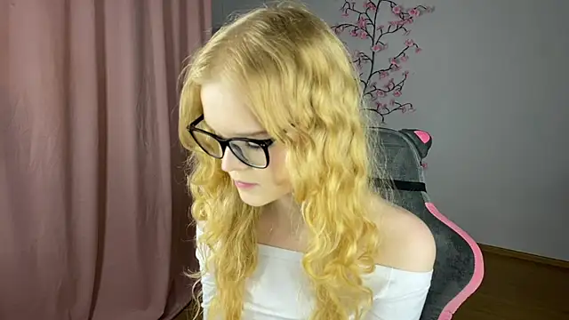 Онлайн чат XXX RoseeFairy