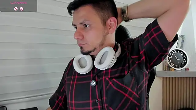 Chat +18 de Rick_Adams ao vivo