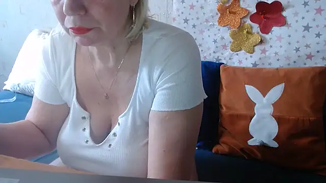 Chatroom XXX en direct de QueenLana