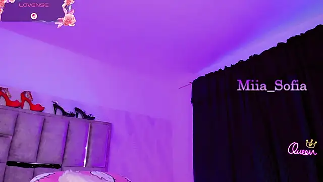 miia_leal's Webcam Show