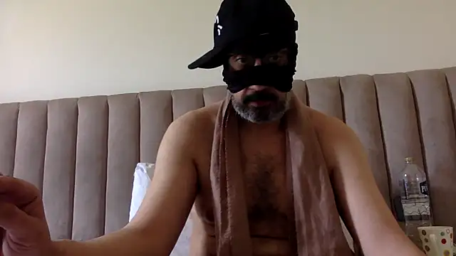 Chat XXX en directo de CaiBull