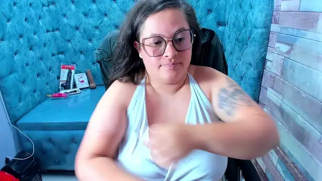 Chatroom XXX en direct de Sarah_Boobs_