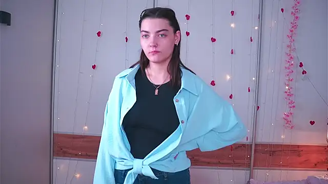 Chat +18 de MarinAlesna ao vivo