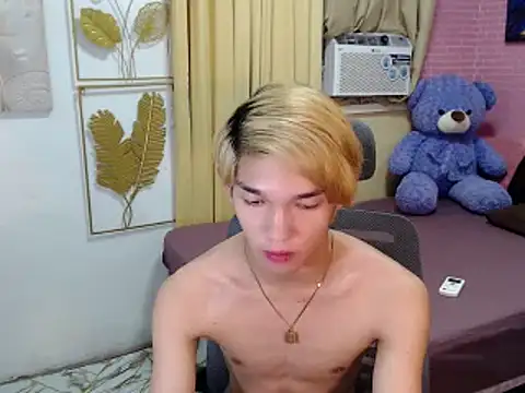 urasian_john18 Webcamshow