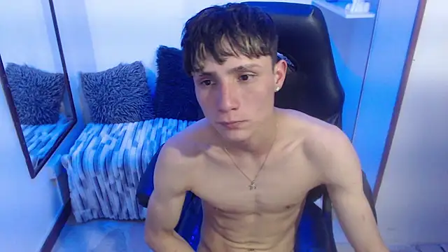 Yao_23's Webcam Show