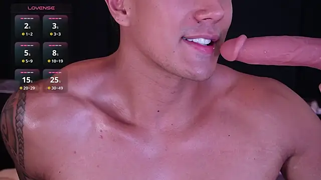 aaron_bolt webcam show