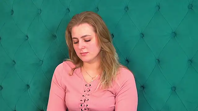 Онлайн чат XXX EllaBells