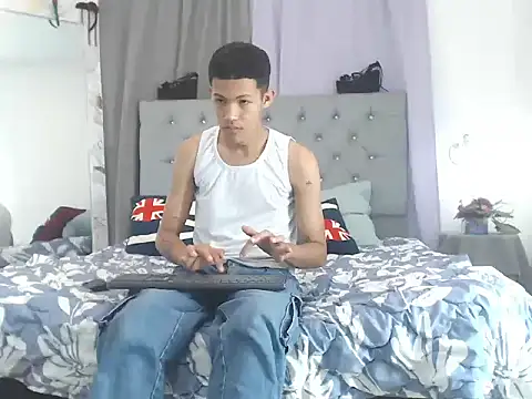 PhillipCox live XXX chat