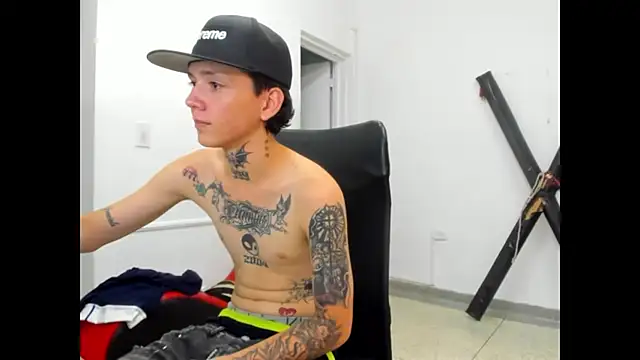StraightBoy_Nick 라이브 XXX 채팅