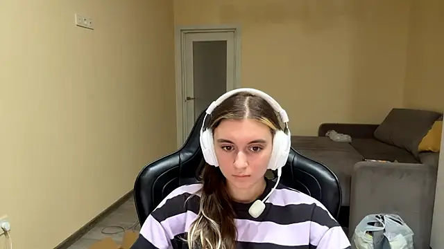 LueIvins Chat XXX in diretta