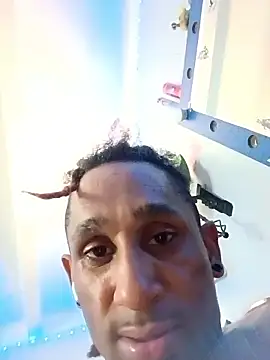 TheRealMrDLlong Show in webcam