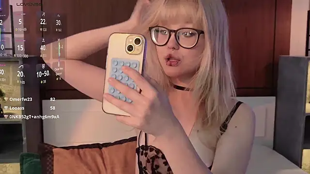 MoliQin's Live XXX Chat