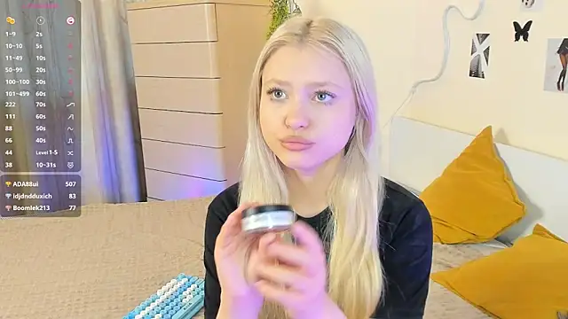 XXX chat uživo modela MidnightPoise