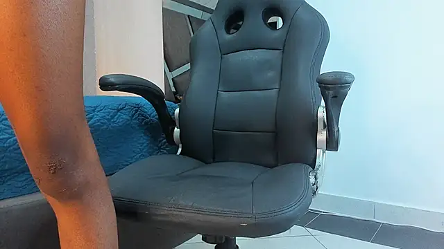ElektraBomdans Adlı Modelin Canlı XXX Sohbeti