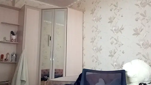 LowkeyIndigo live XXX chat