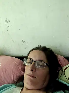 Ulyana396 即時 XXX 聊天