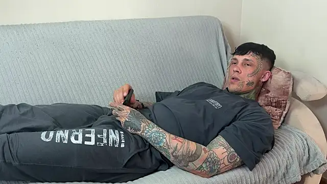 Chat +18 de Anubisgods ao vivo
