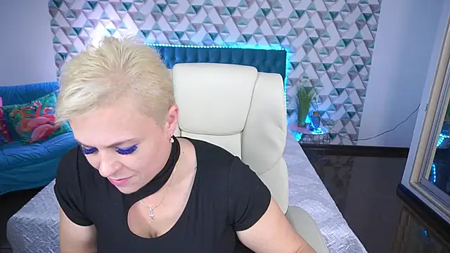 CrystalVibe webkamerás műsora