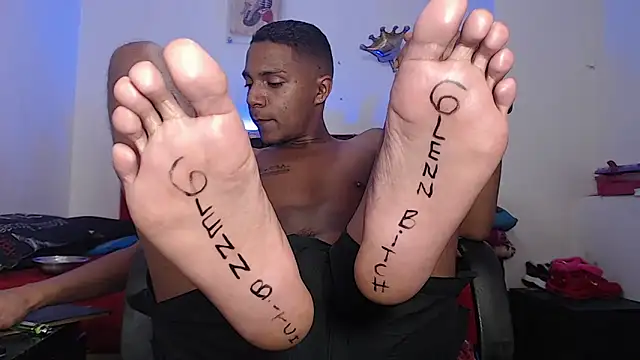 hotboyluxe Pertunjukan Webcam