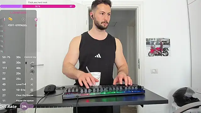 ZackFraser Adlı Modelin Canlı XXX Sohbeti