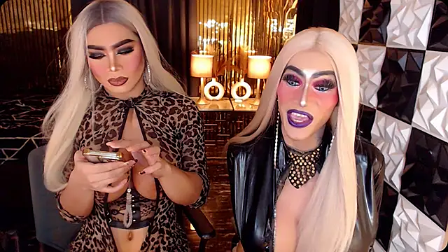 MonstrousCockDiva Webcam Show