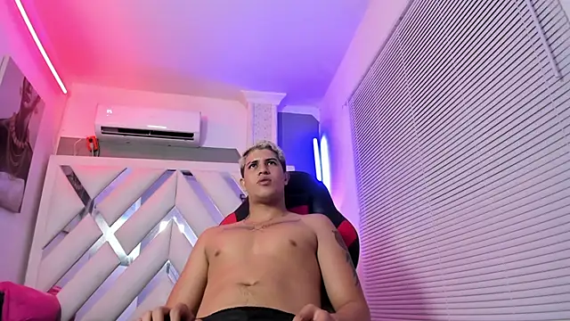 dominic_connor Webcam Show