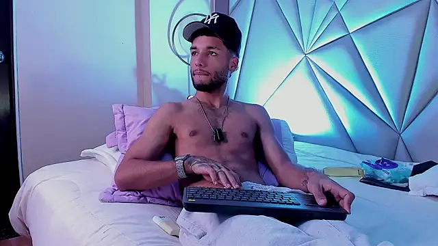 Thiagoferreti Show in webcam