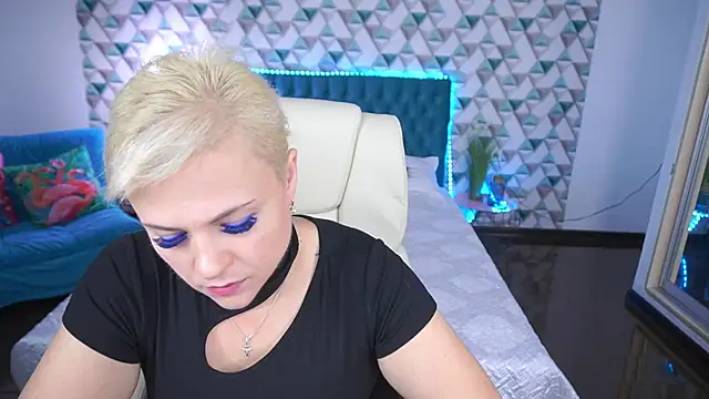 CrystalVibe Chat XXX in diretta