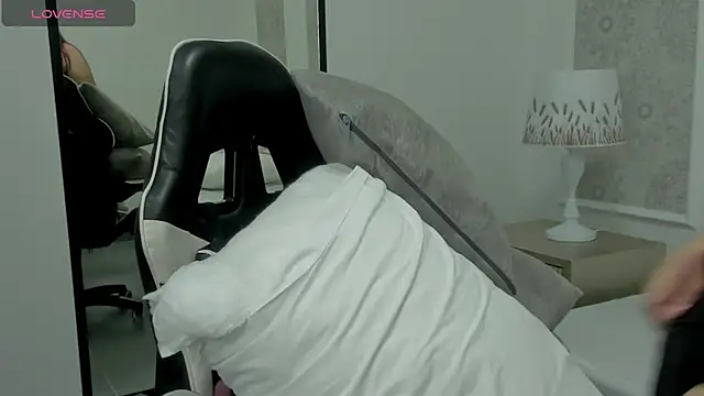 XXX chat uživo modela lia_chips