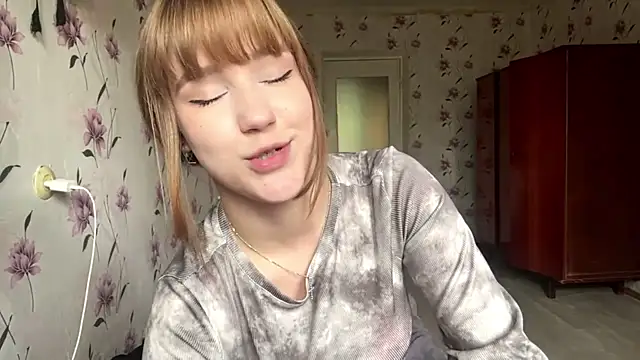 AnnaWasp Chat XXX in diretta