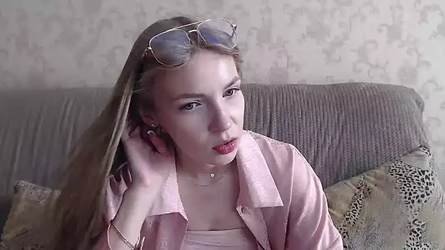 HitGyrl's Live XXX Chat