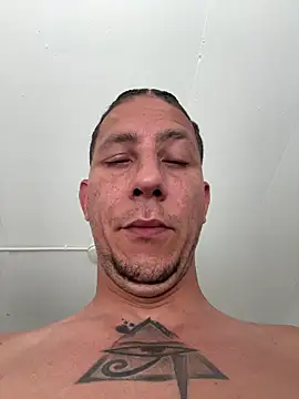 TitanNoir Pertunjukan Webcam