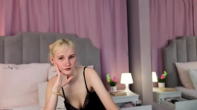 CrystalLili's Live XXX Chat