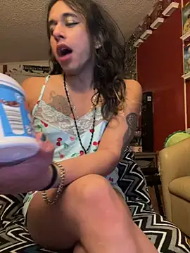 Pokazy przed kamerką – TranSexualJade95