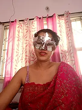 thanusi_2's Webcam Show