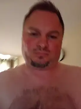 JayGirthy36: διαδικτυακό σόου στην κάμερα