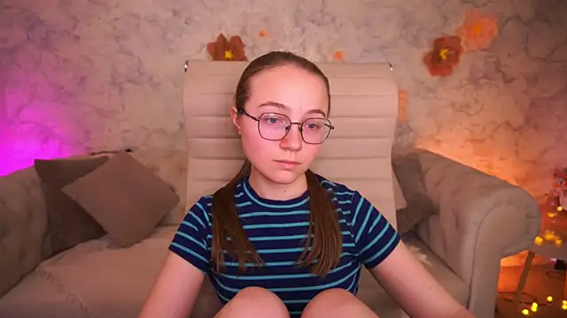 ArrinaWairr Adlı Modelin Canlı XXX Sohbeti